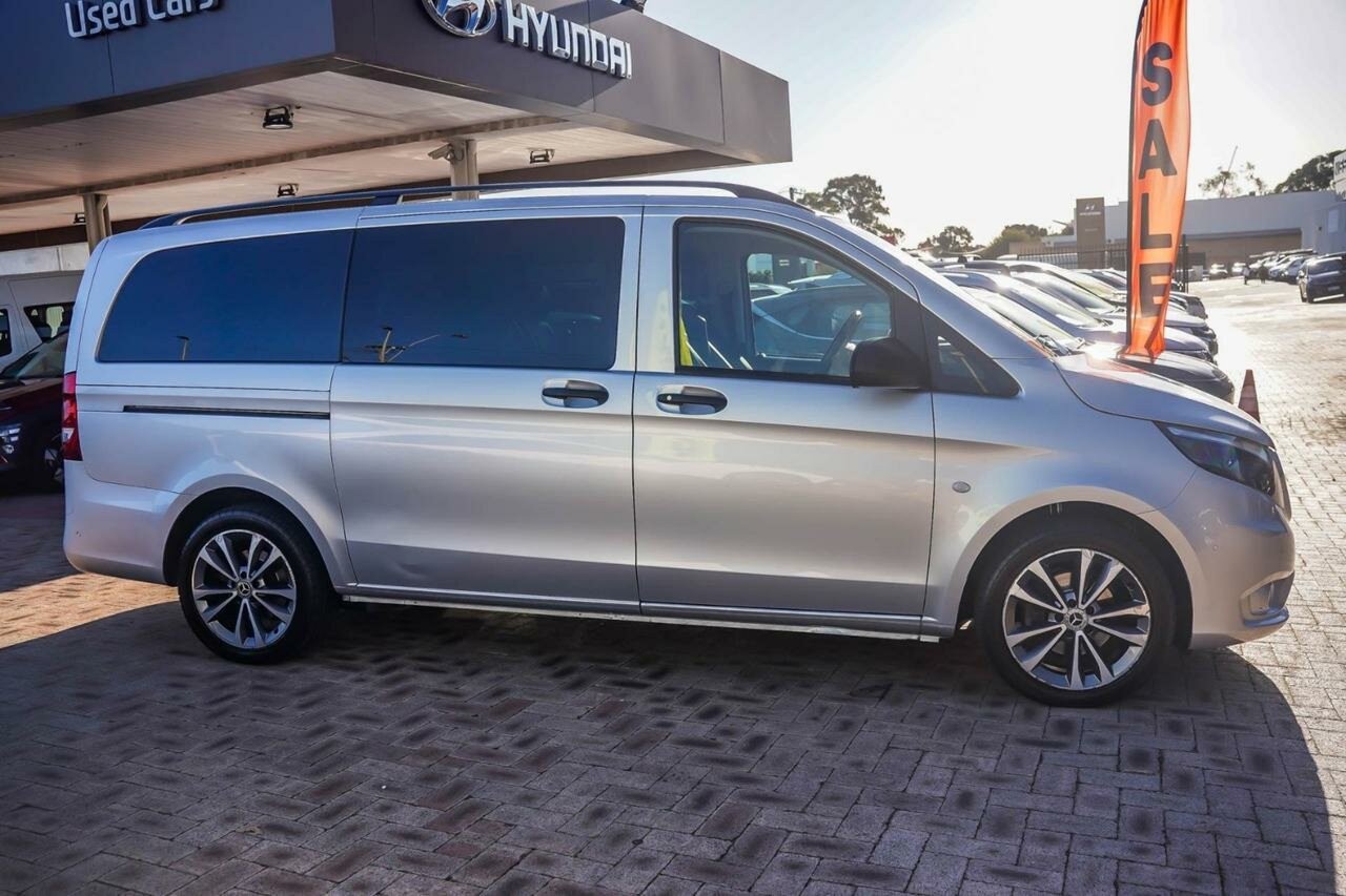 Mercedes Benz Valente image 3