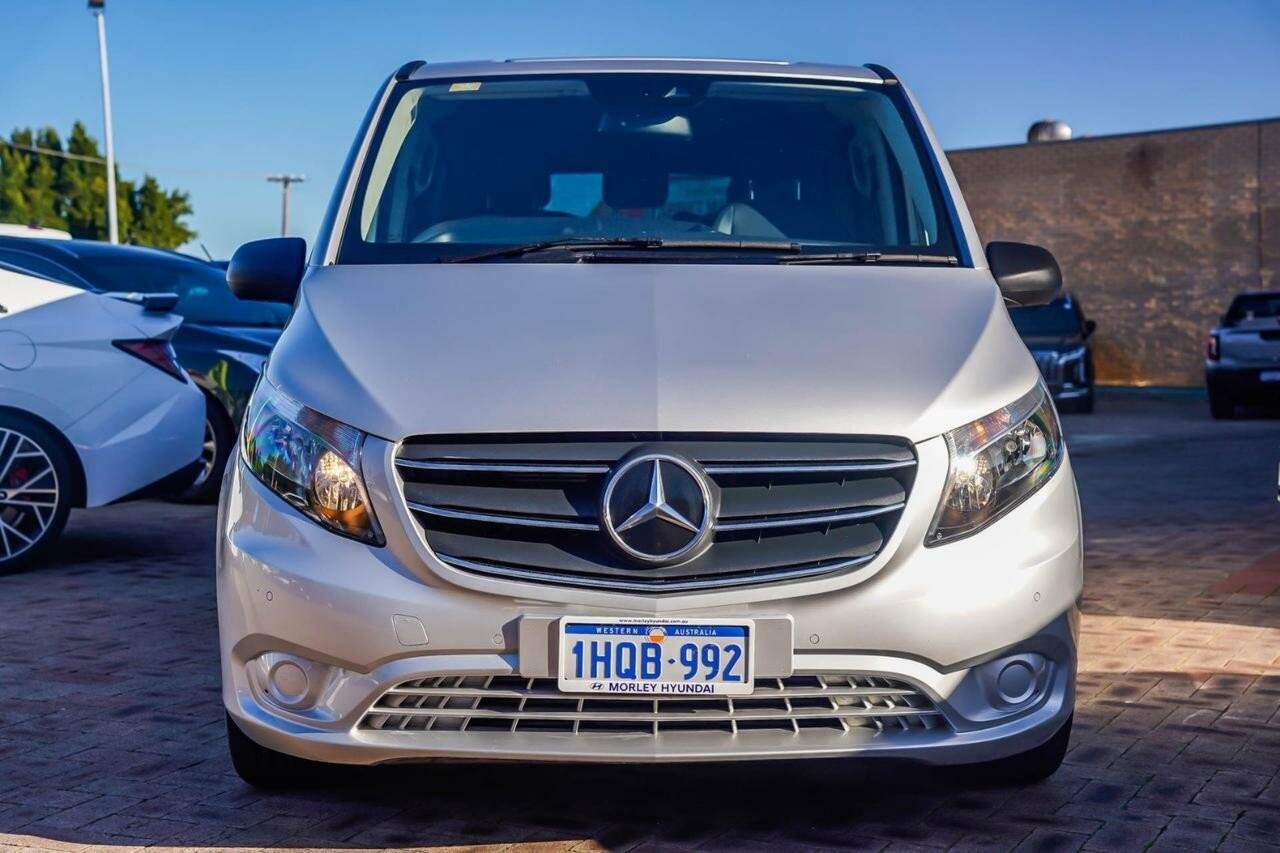Mercedes Benz Valente image 4