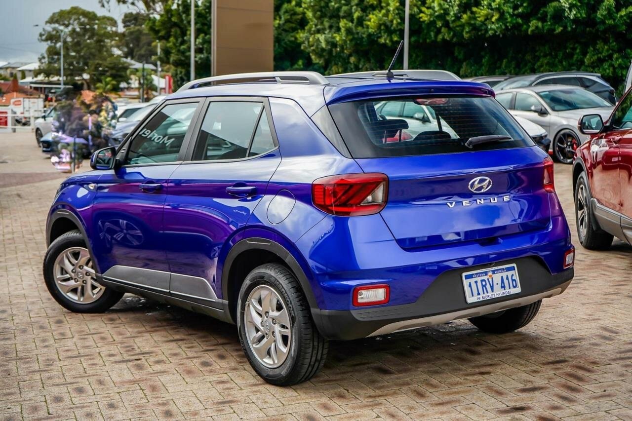 Hyundai Venue image 2