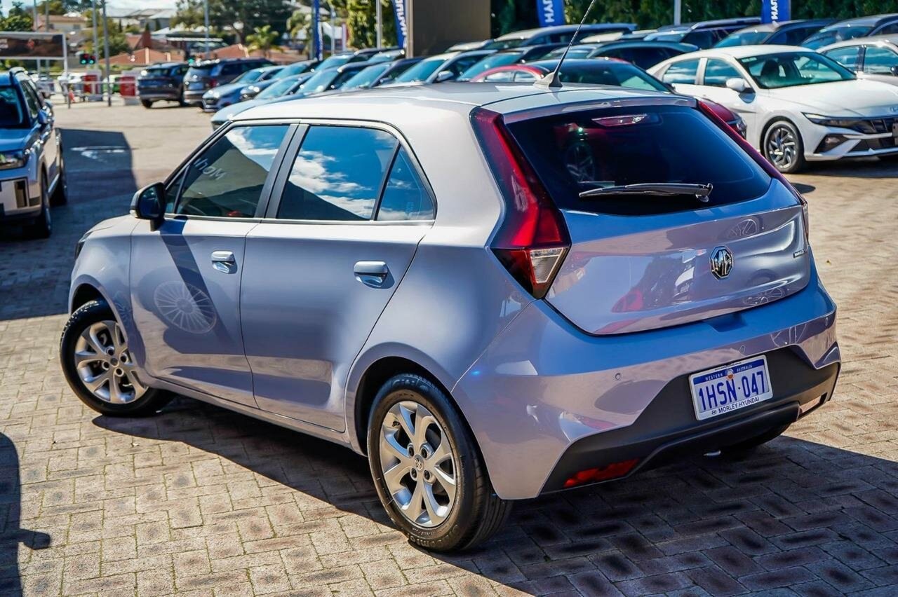 MG Mg3 image 2