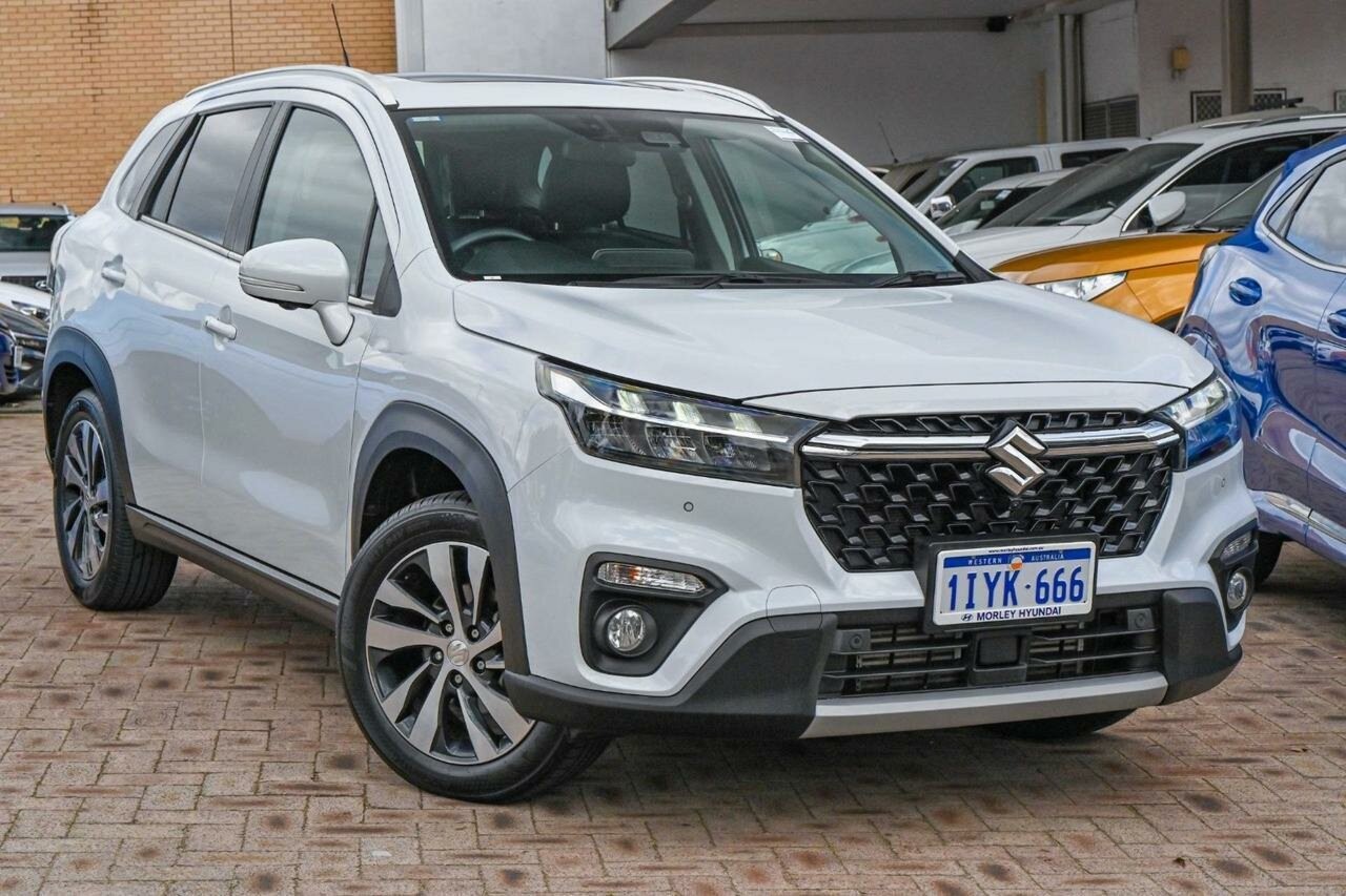 Suzuki S-cross image 1