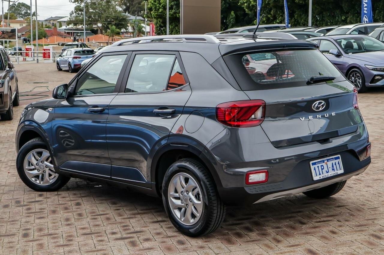 Hyundai Venue image 2