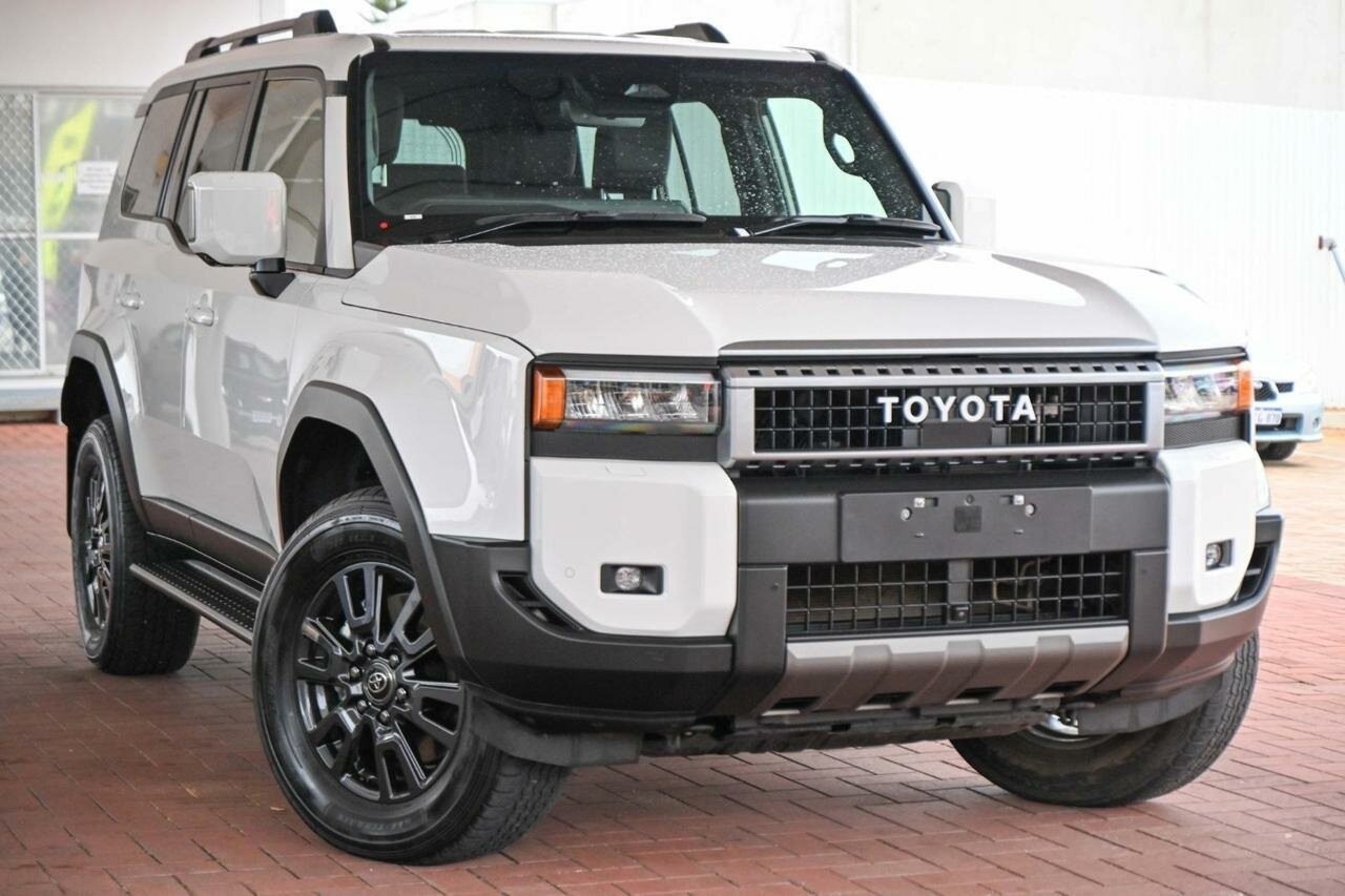 Toyota Landcruiser Prado image 1