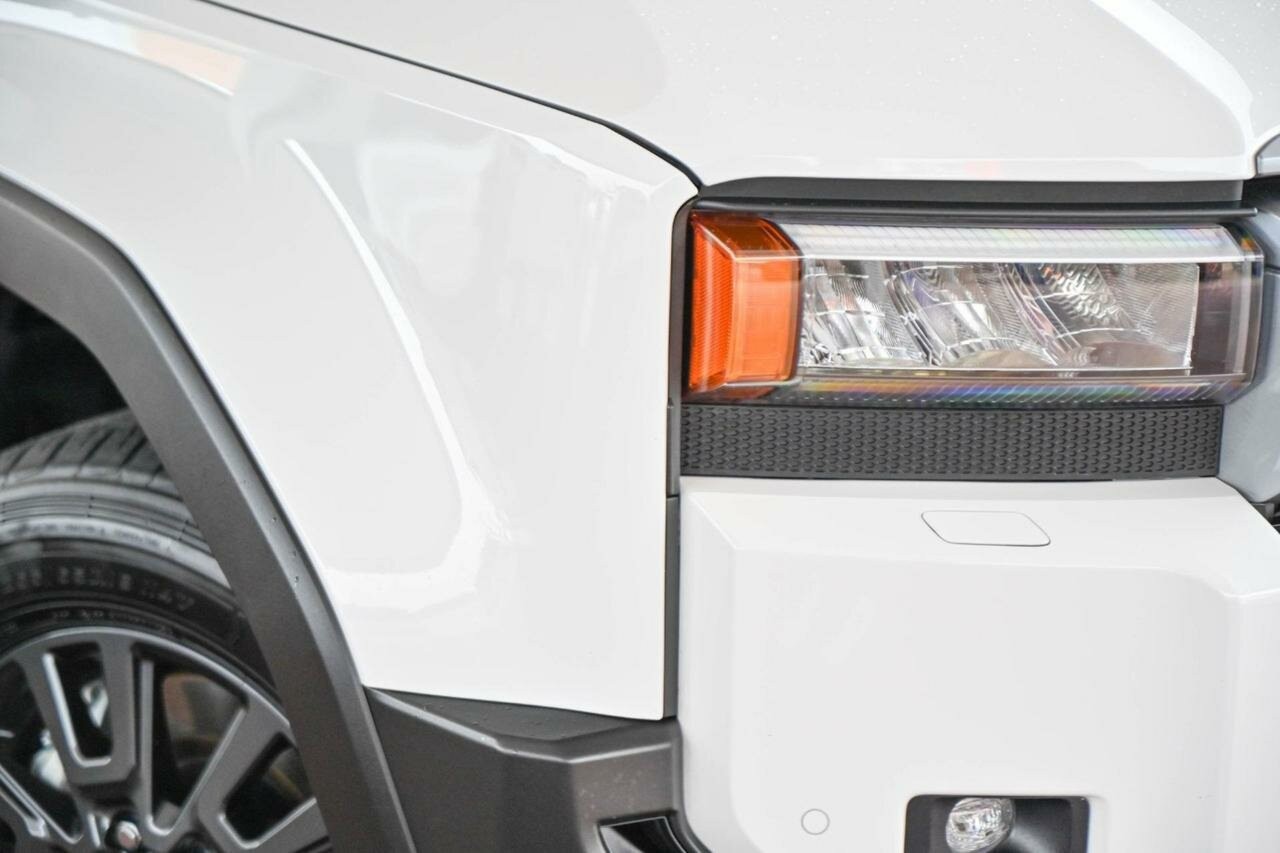 Toyota Landcruiser Prado image 2