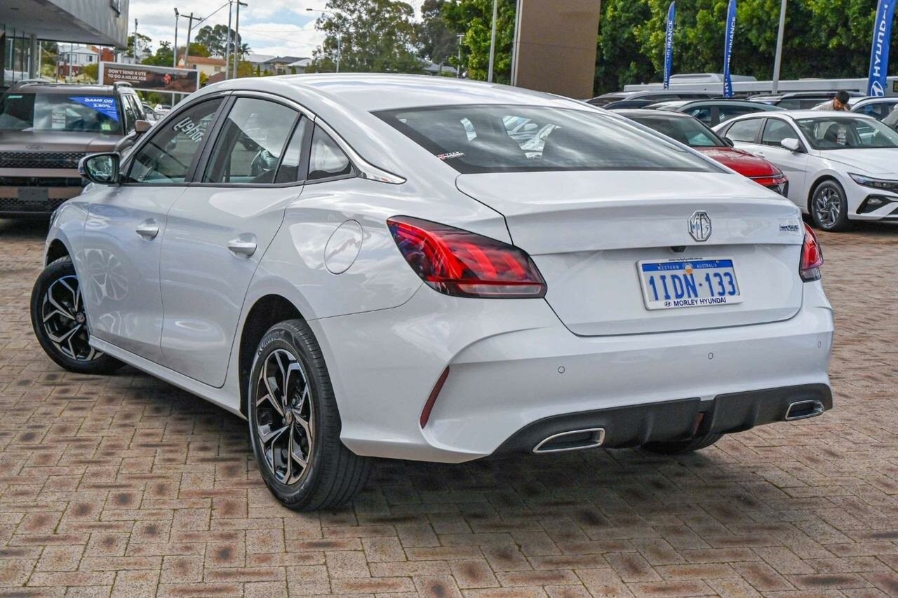 MG Mg5 image 3