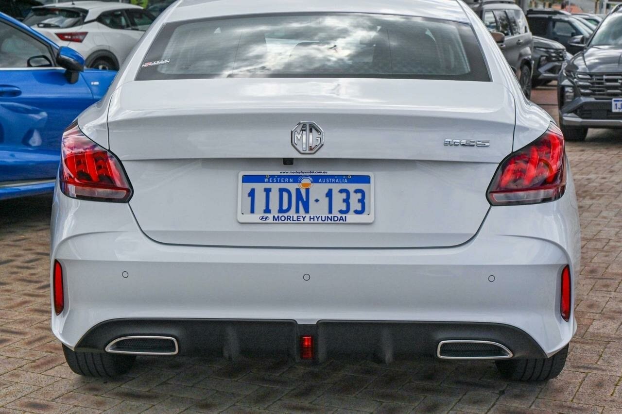 MG Mg5 image 4