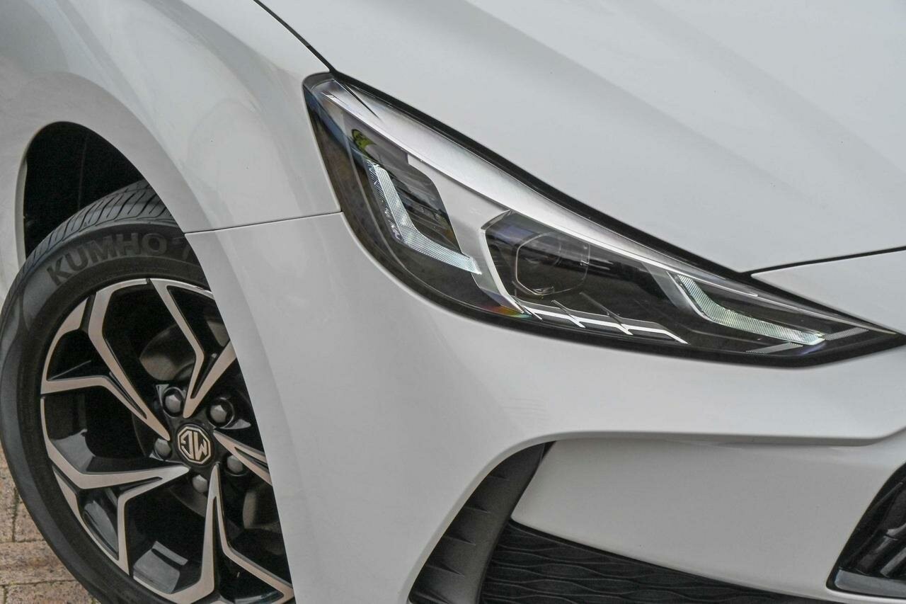 MG Mg5 image 2