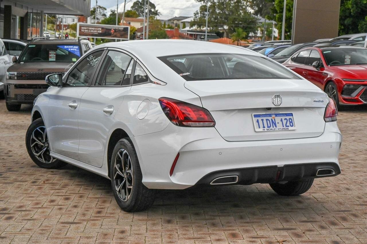 MG Mg5 image 3