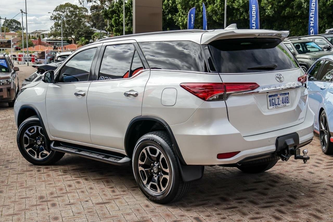 Toyota Fortuner image 2