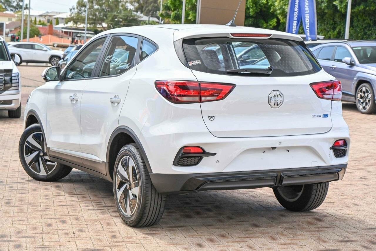 MG Zs Ev image 3