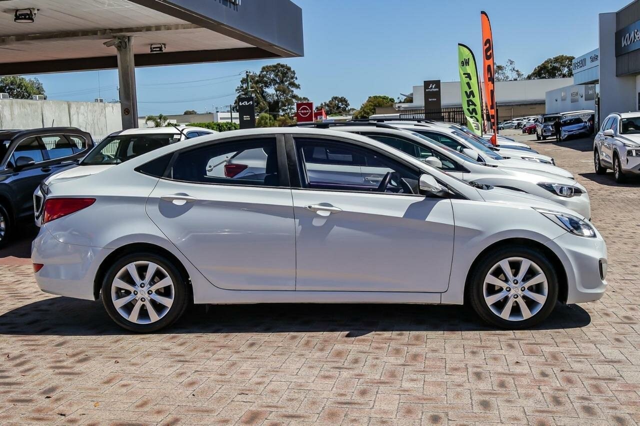 Hyundai Accent image 3