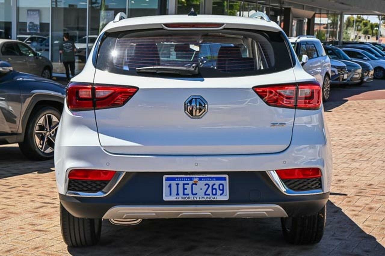 MG Zs image 4