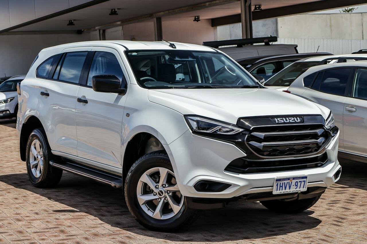 Isuzu Mu-x image 1
