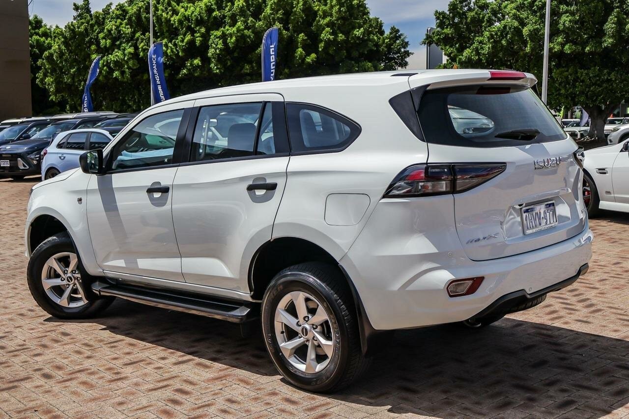 Isuzu Mu-x image 2