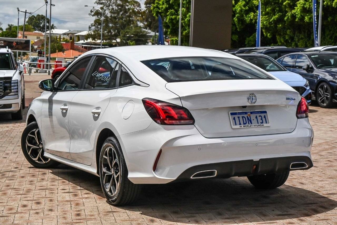 MG Mg5 image 3