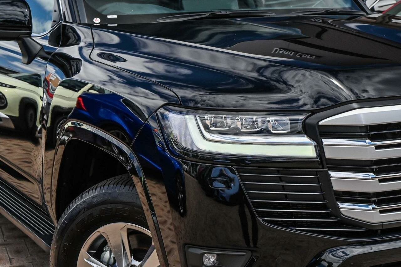 Toyota Landcruiser image 2