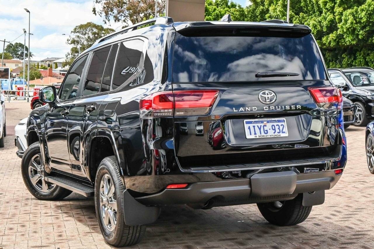 Toyota Landcruiser image 3