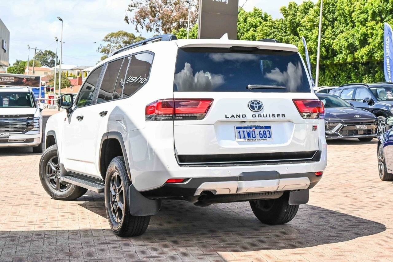 Toyota Landcruiser image 4
