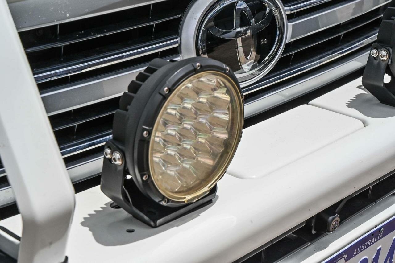 Toyota Landcruiser image 3