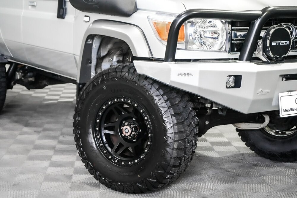 Toyota Landcruiser image 2