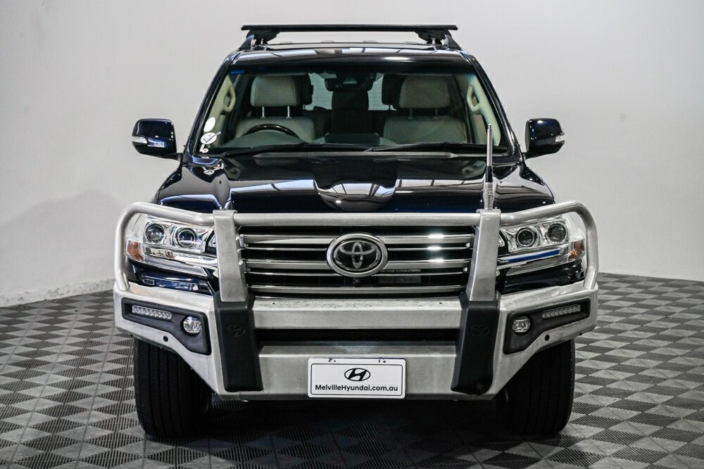 Toyota Landcruiser image 2