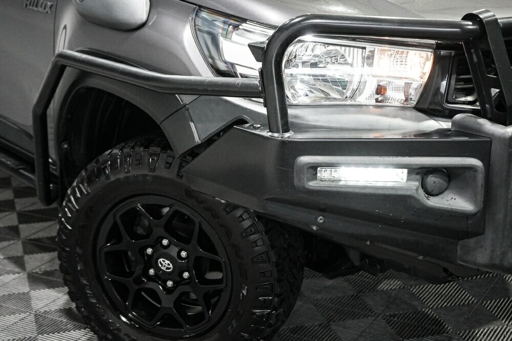 Toyota Hilux image 3