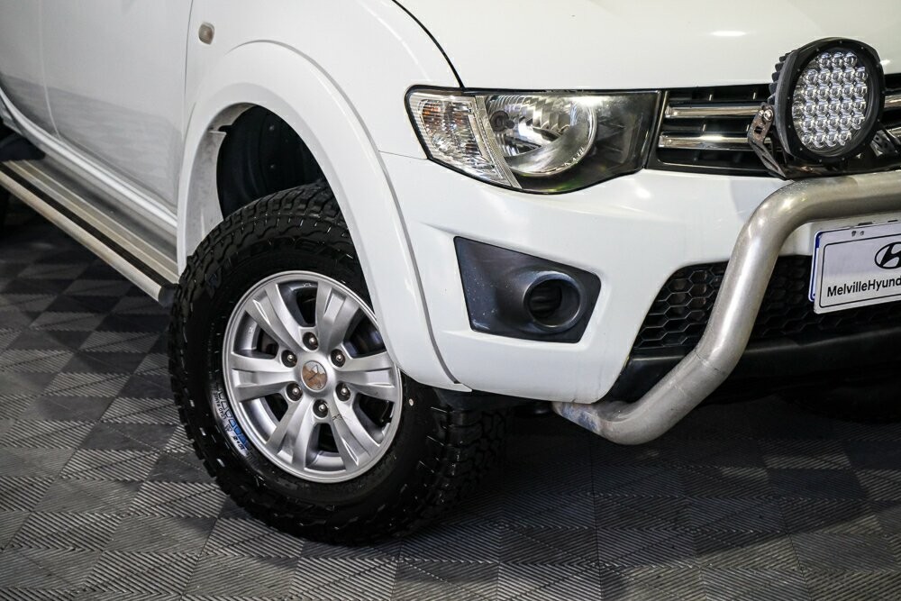 Mitsubishi Triton image 2
