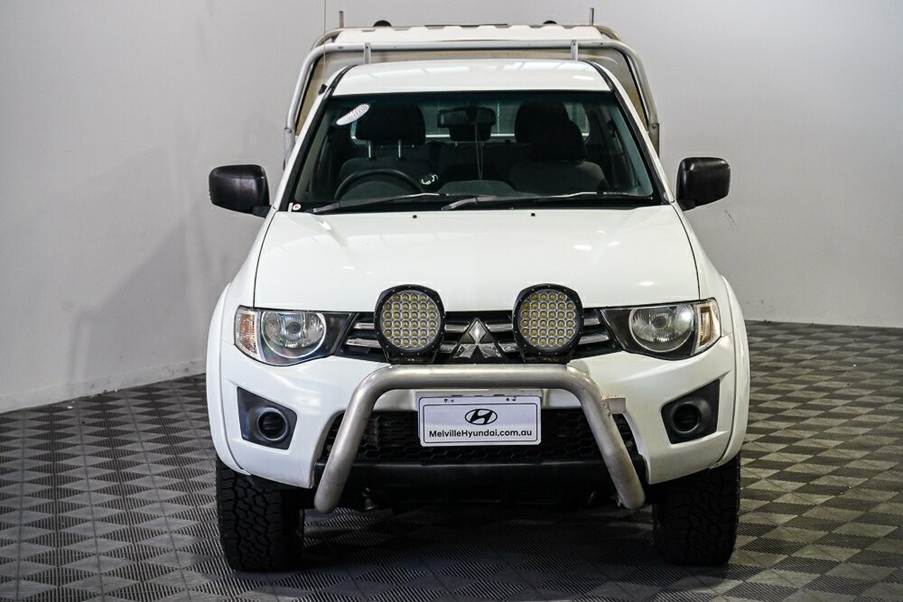 Mitsubishi Triton image 3