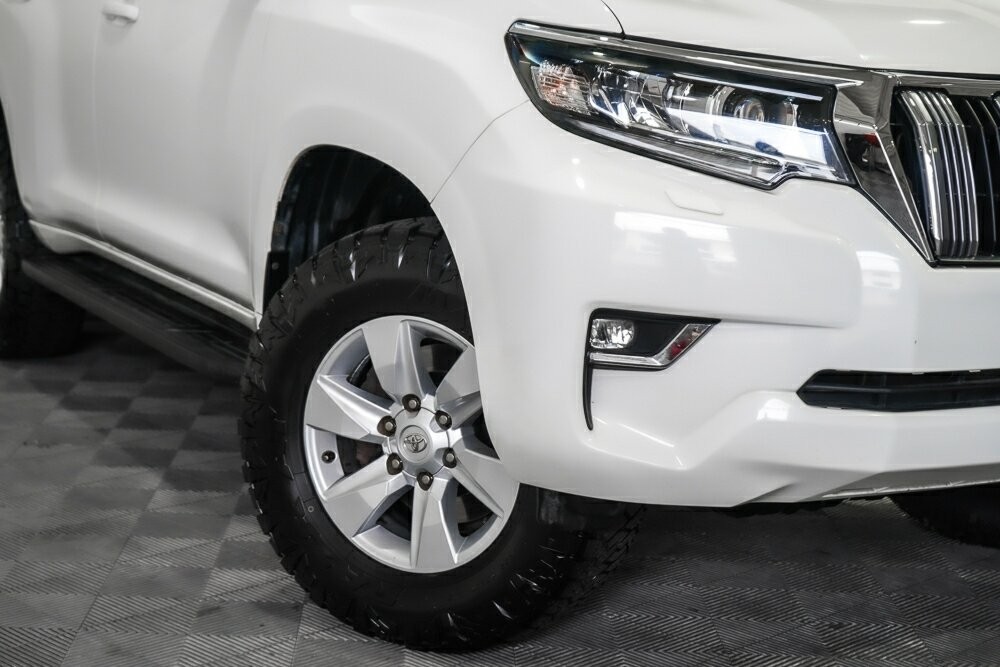 Toyota Landcruiser Prado image 2