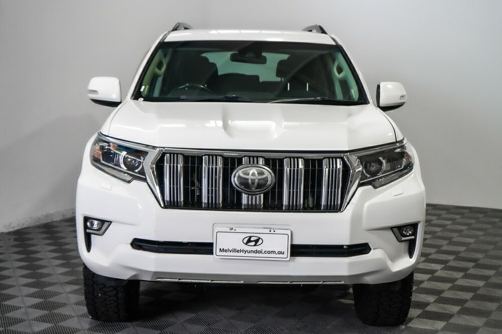 Toyota Landcruiser Prado image 3