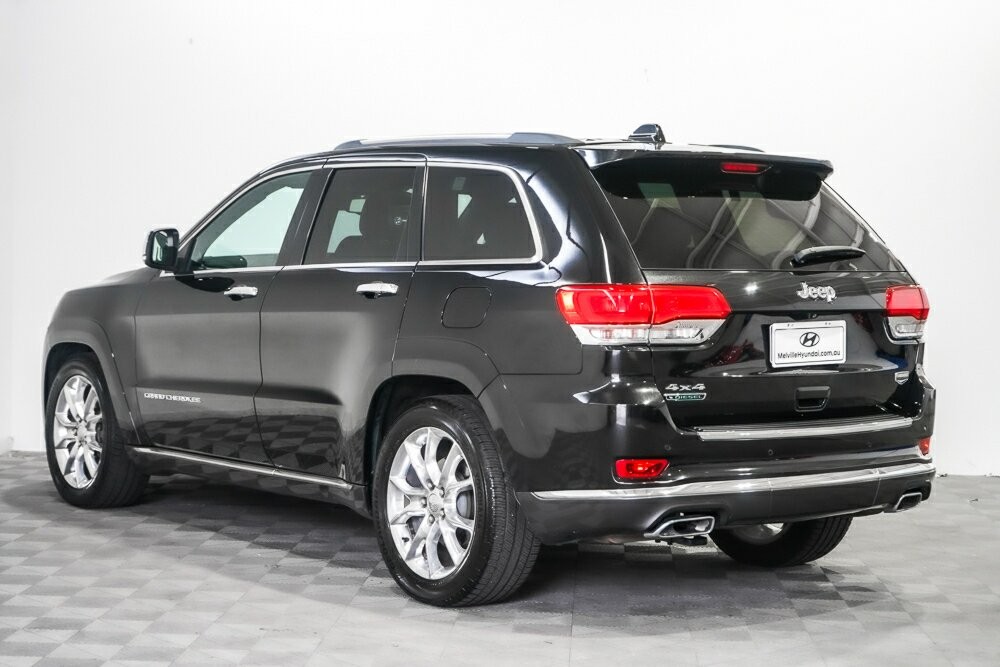 Jeep Grand Cherokee image 4