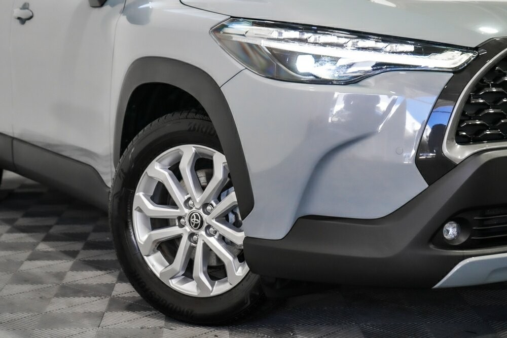 Toyota Corolla Cross image 2