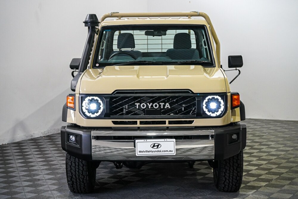 Toyota Landcruiser image 3