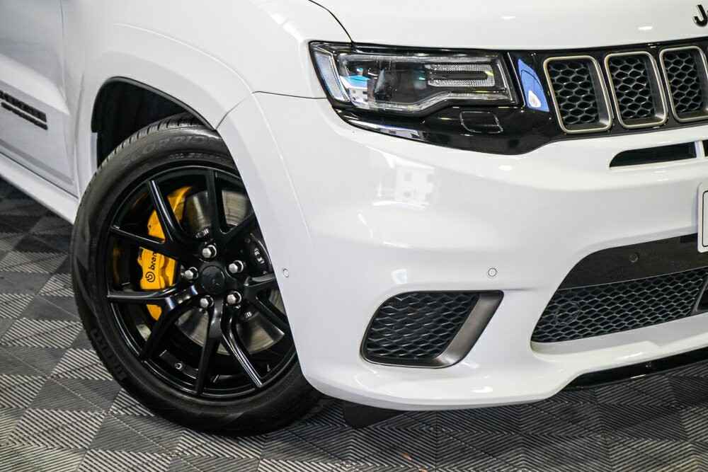 Jeep Grand Cherokee image 2