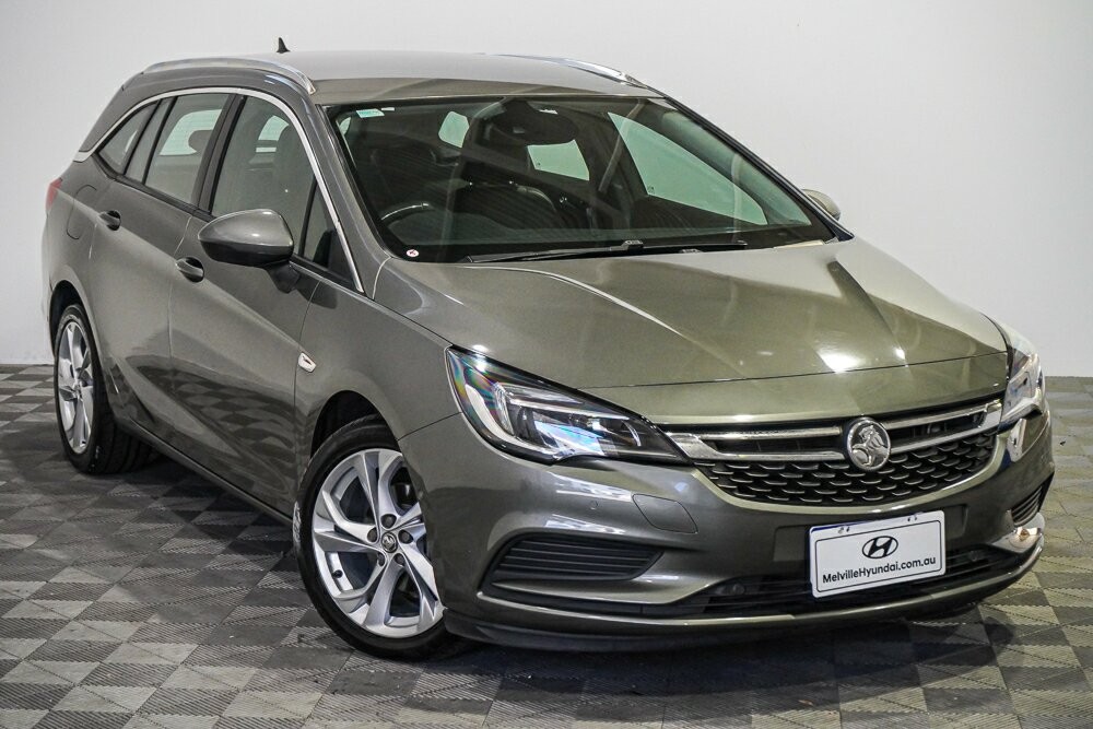 Holden Astra image 1
