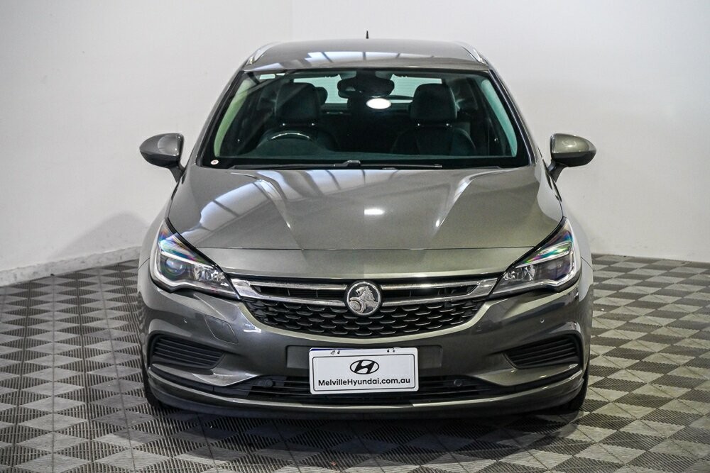 Holden Astra image 3