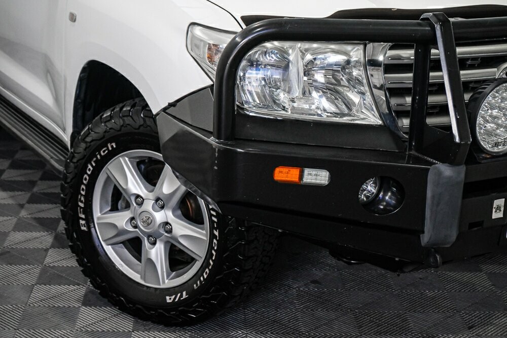 Toyota Landcruiser image 2