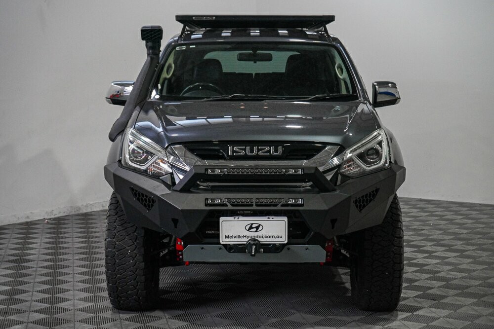 Isuzu Mu-x image 3