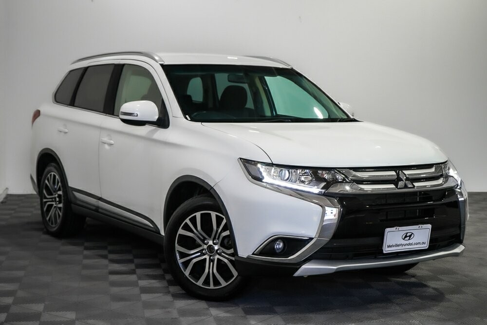 Mitsubishi Outlander image 1