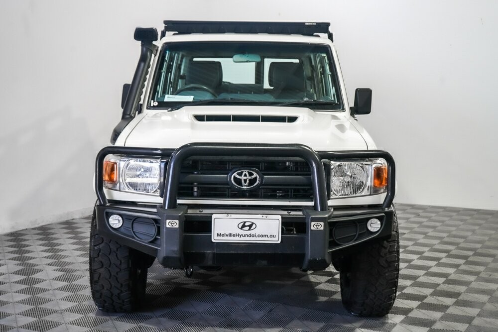 Toyota Landcruiser image 3