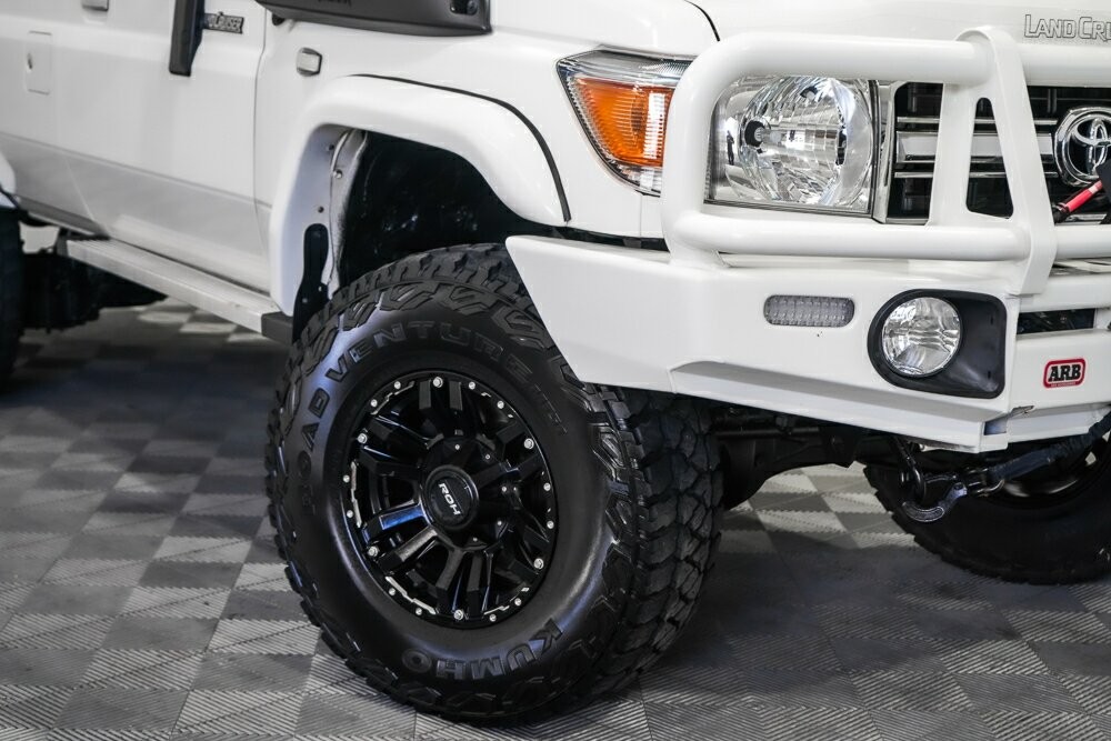 Toyota Landcruiser image 2