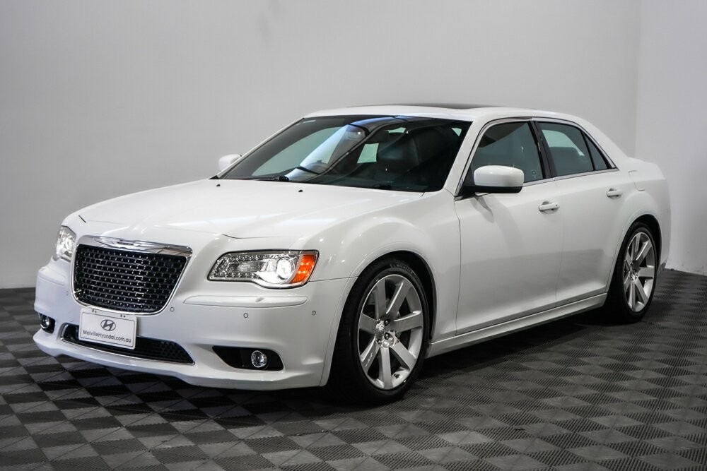 Chrysler 300 image 4
