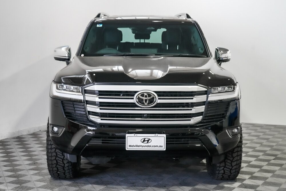 Toyota Landcruiser image 2