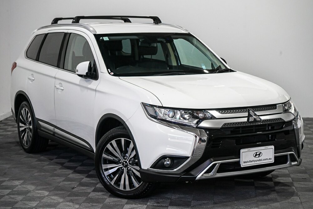 Mitsubishi Outlander image 1