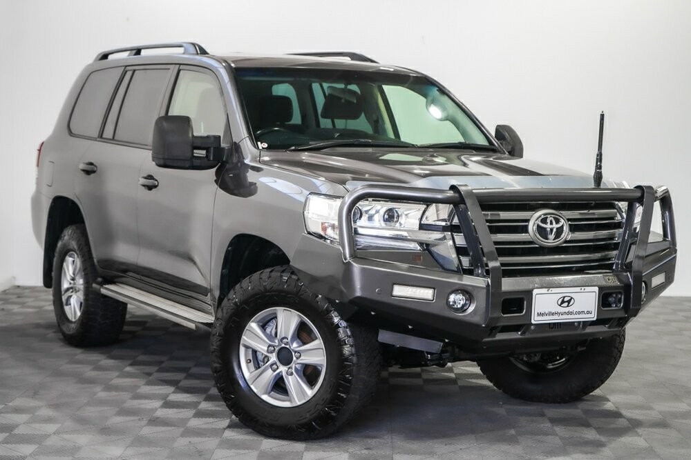 Toyota Landcruiser image 2