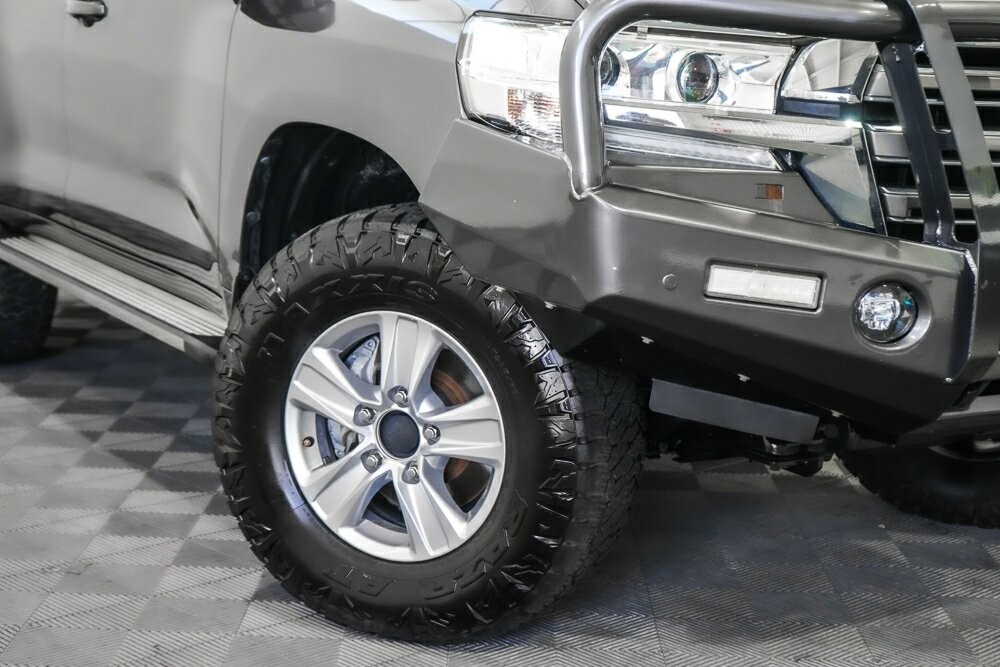 Toyota Landcruiser image 3