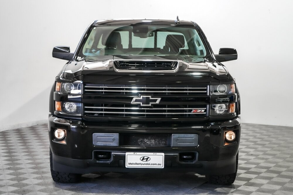 Chevrolet Silverado image 3