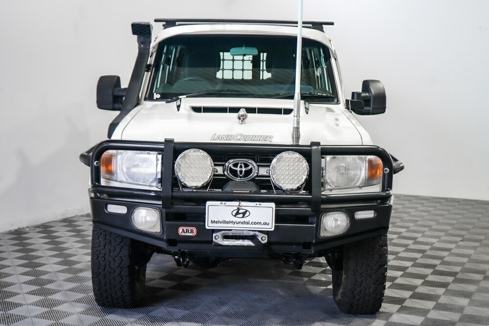 Toyota Landcruiser image 3