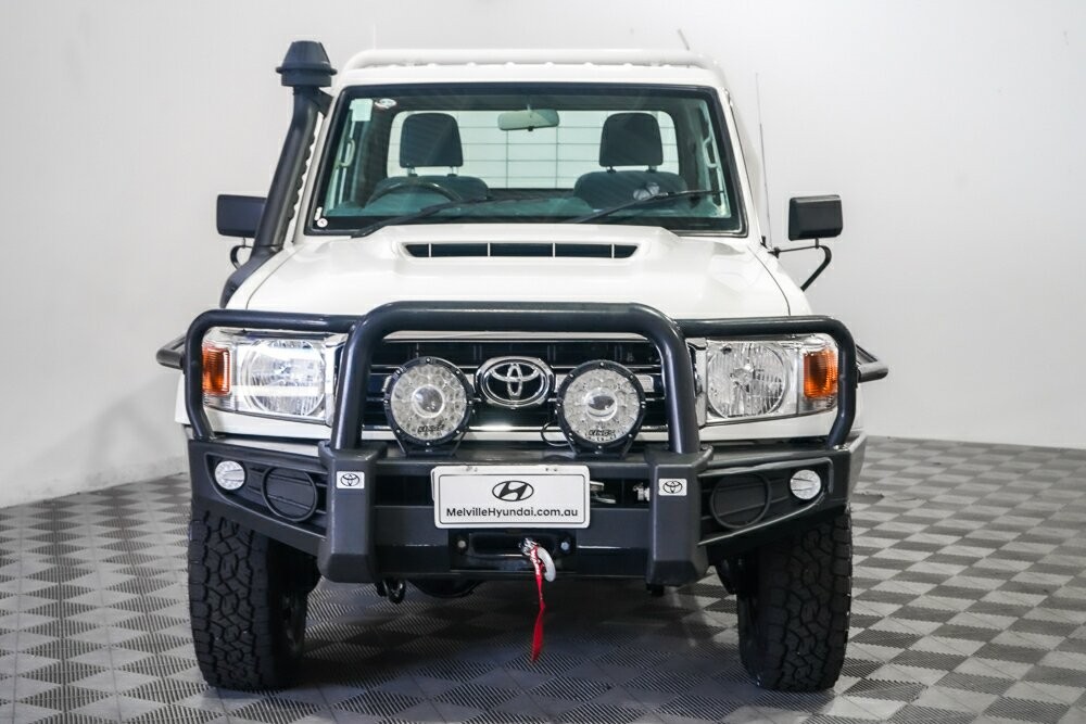 Toyota Landcruiser image 3