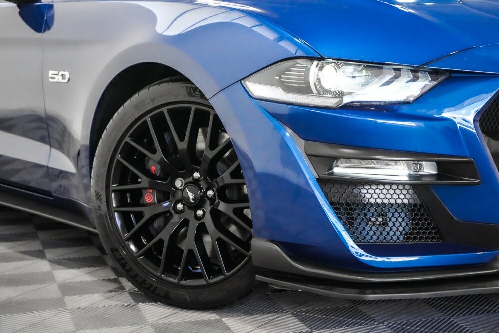 Ford Mustang image 2